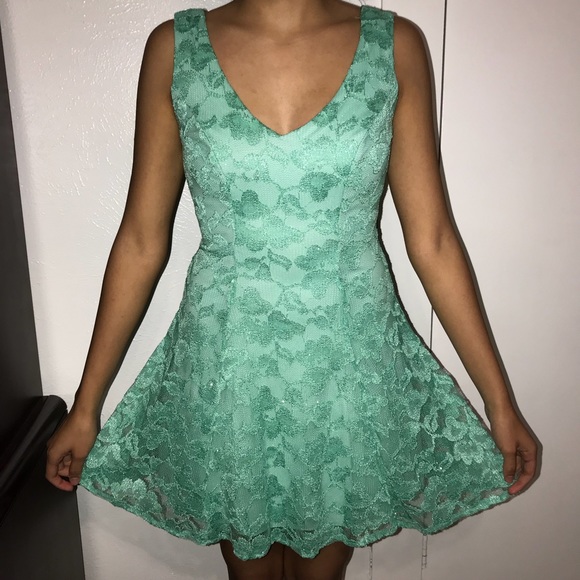 Party dress! - Picture 1 of 5